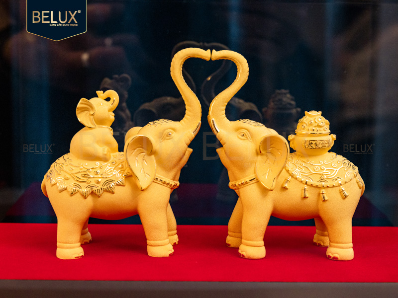 Tượng đôi voi dát vàng cát 16.5x4x10.5cm